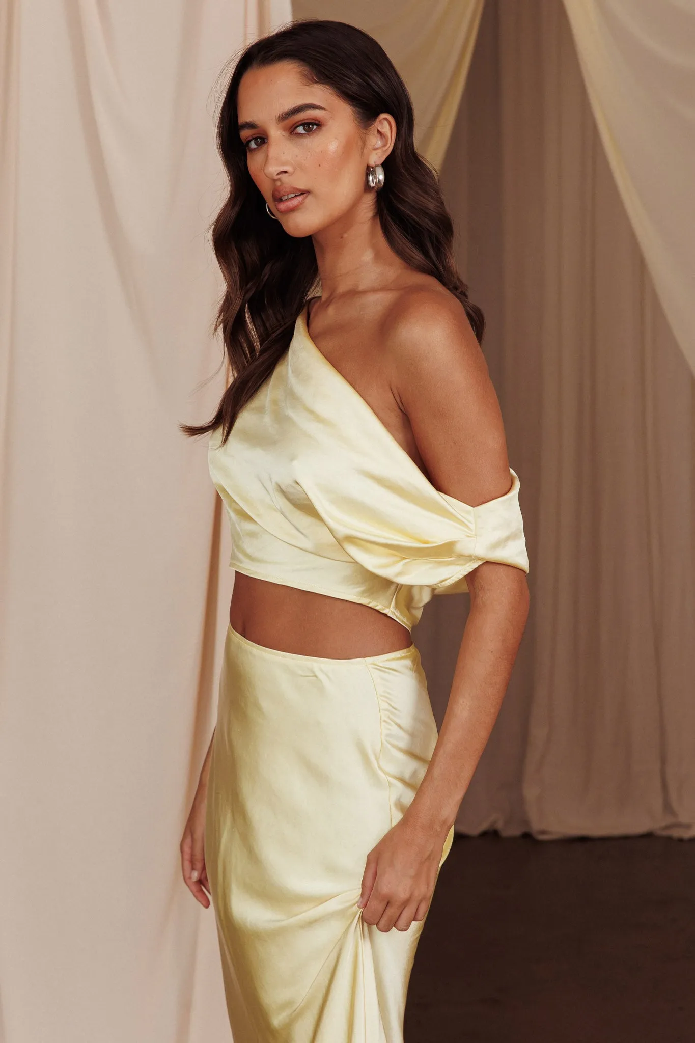 Alivya On-Off-Shoulder Satin Top Butter