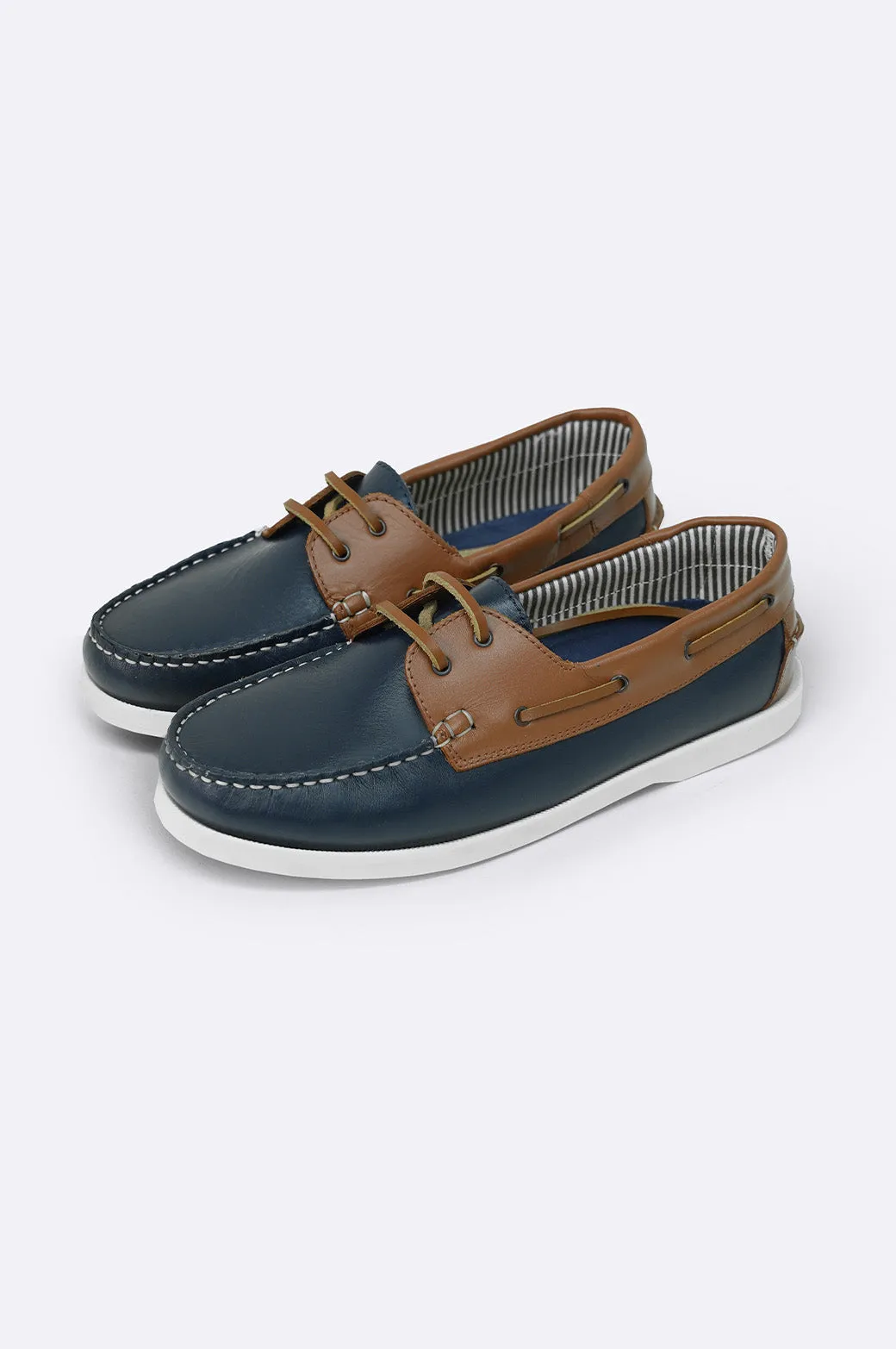 CONTRAST LEATHER BOAT SHOES