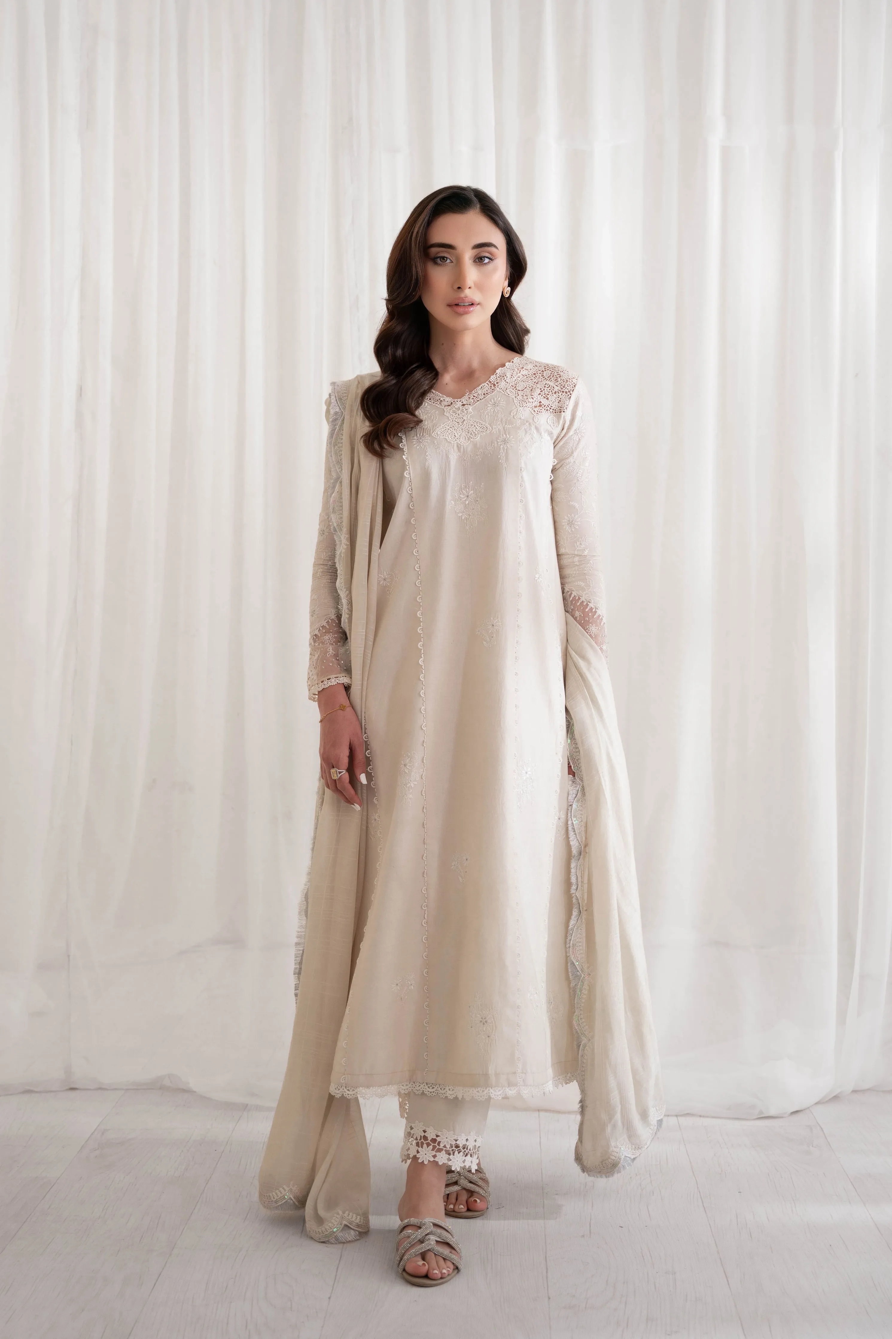 IVORY II LAWN SET \ EID PRET 2024 NPA3-24410