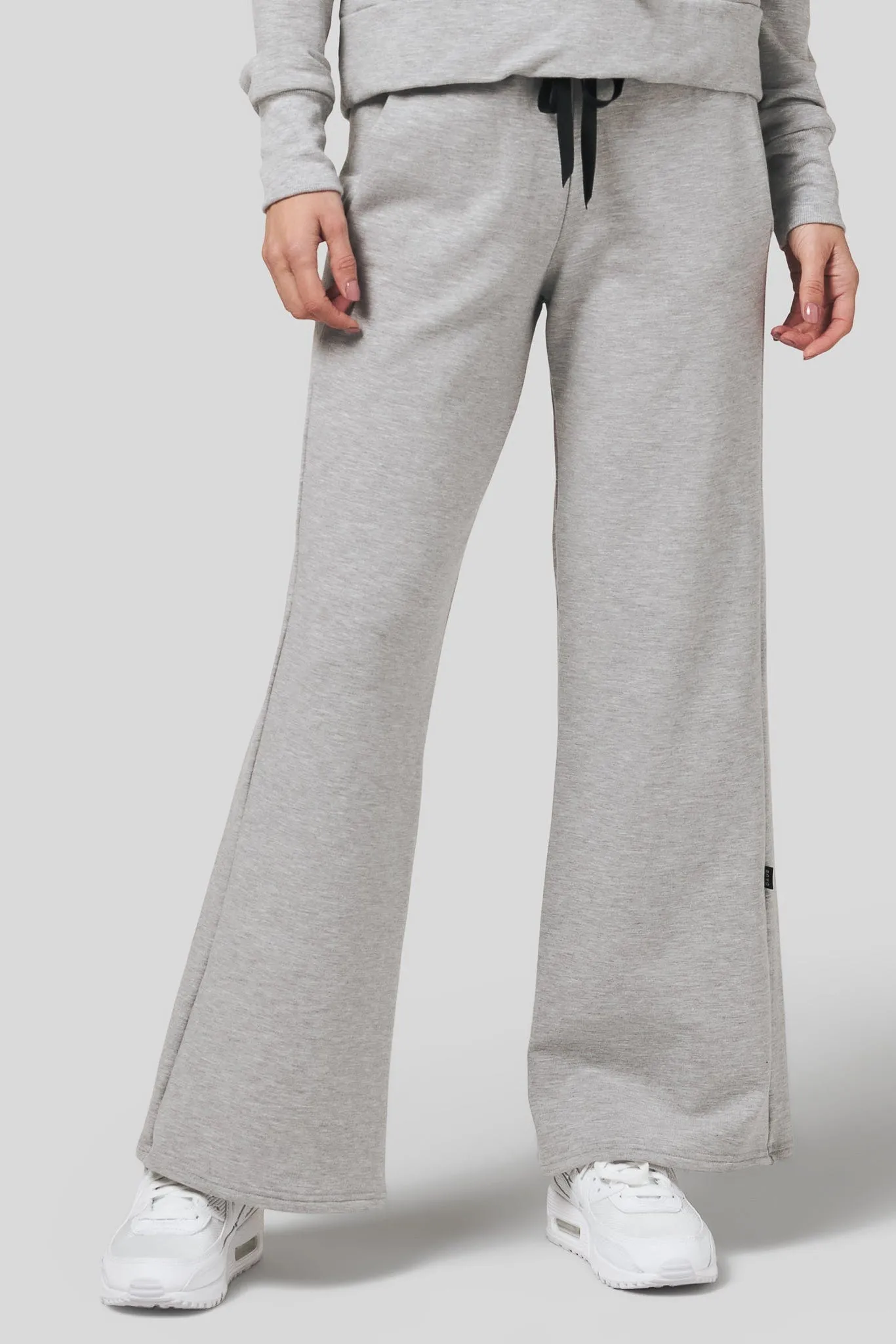 Wide Leg Sweatpant in Light Heather Grey